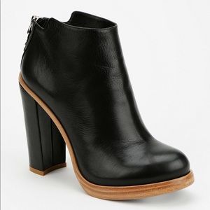 Dolce Vita Anissa booties 8.5